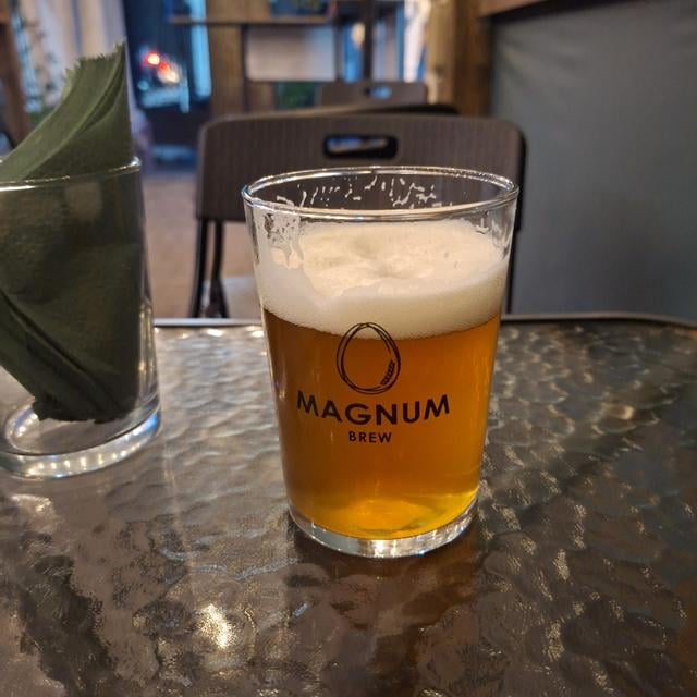 MAGNUM AMERICAN DIPA (Dry Hopped Centennial, Chinook, Mosaic)
